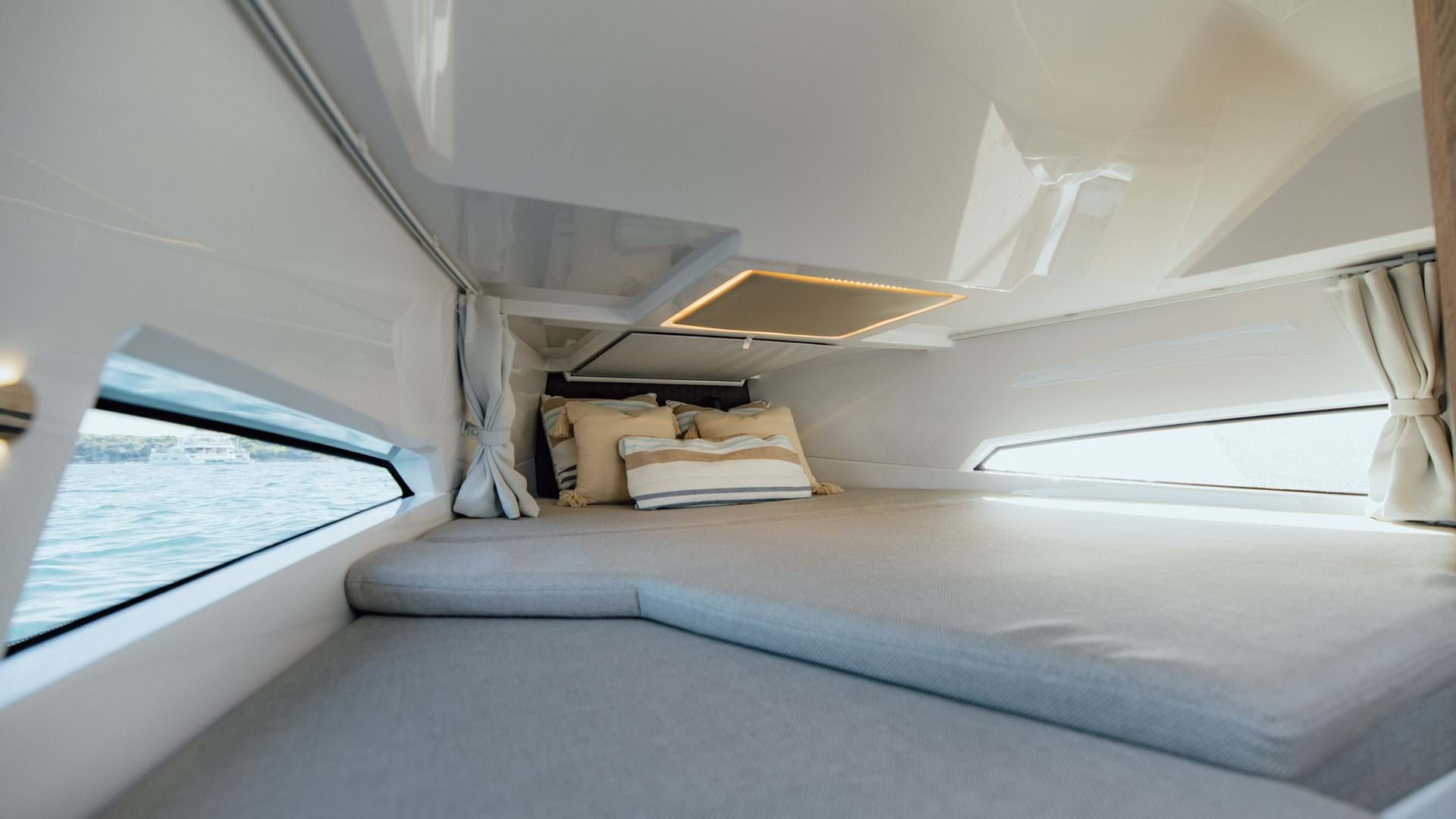 C905 MY2025 CANNES 60